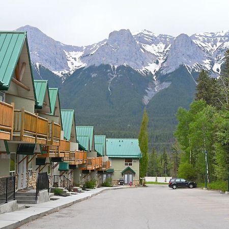 Banff Woods Lodge Canmore Ngoại thất bức ảnh