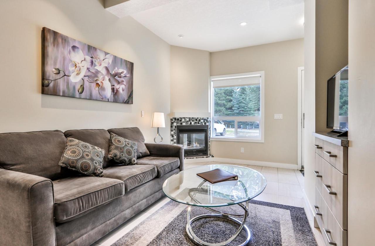 Banff Woods Lodge Canmore Ngoại thất bức ảnh