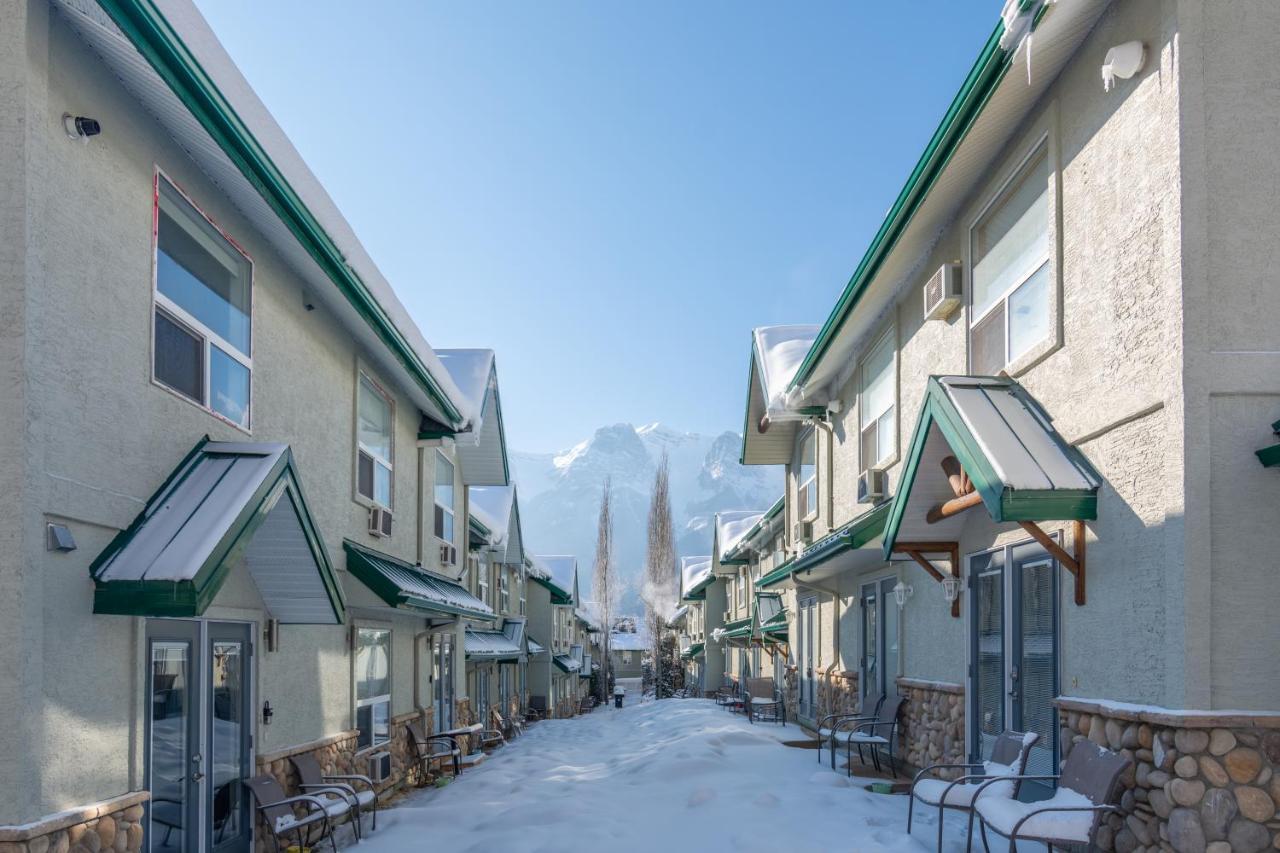 Banff Woods Lodge Canmore Ngoại thất bức ảnh