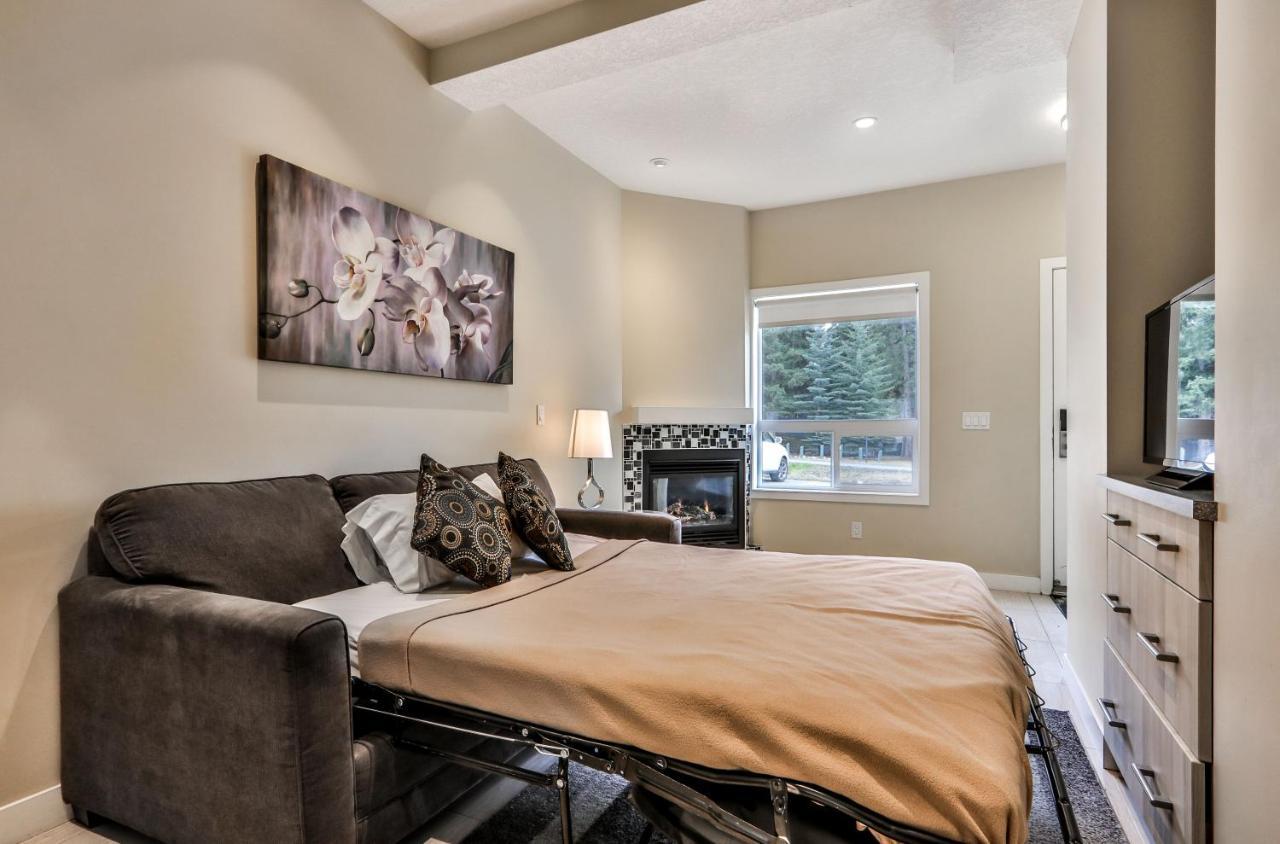 Banff Woods Lodge Canmore Ngoại thất bức ảnh
