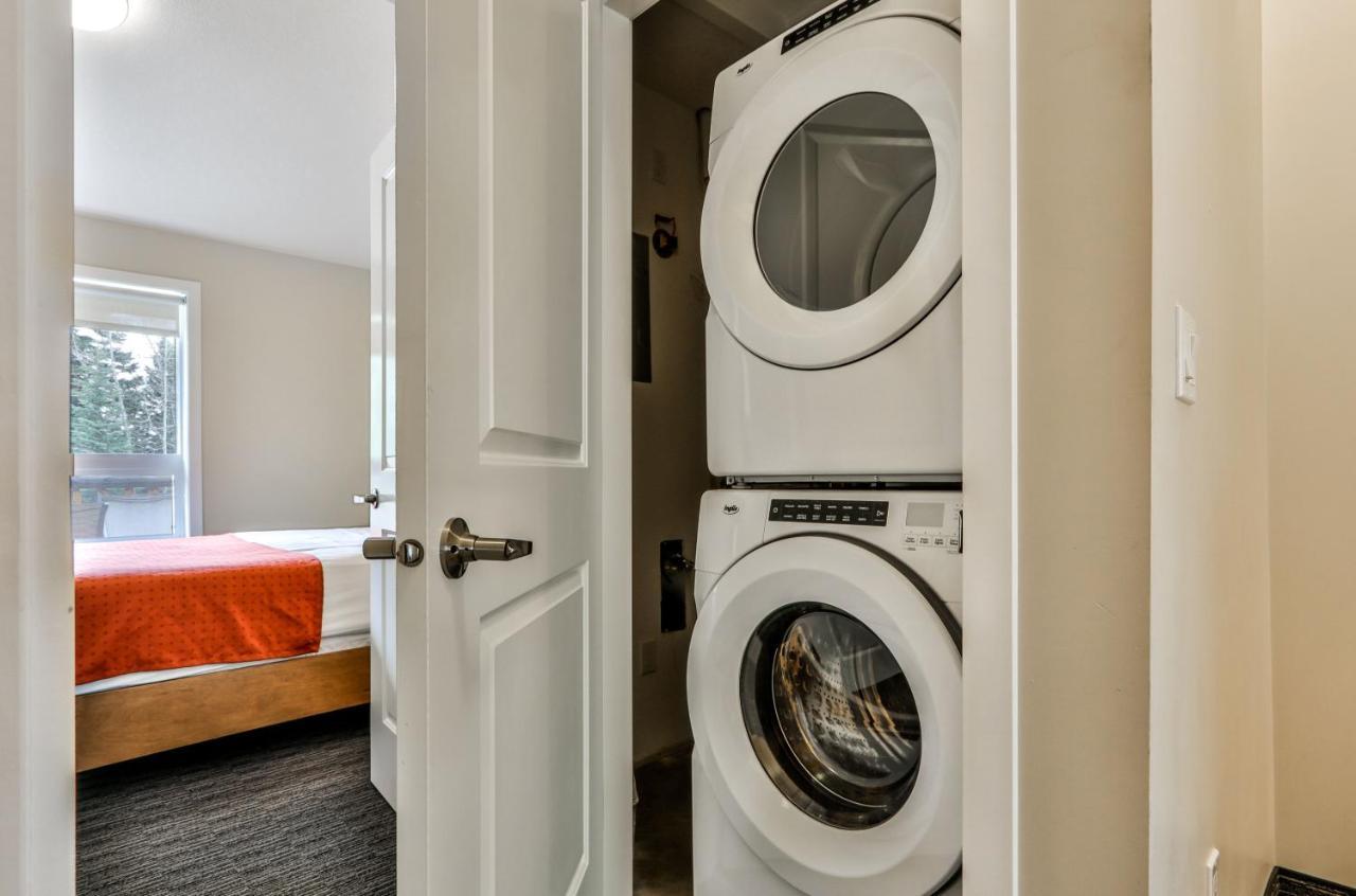 Banff Woods Lodge Canmore Ngoại thất bức ảnh