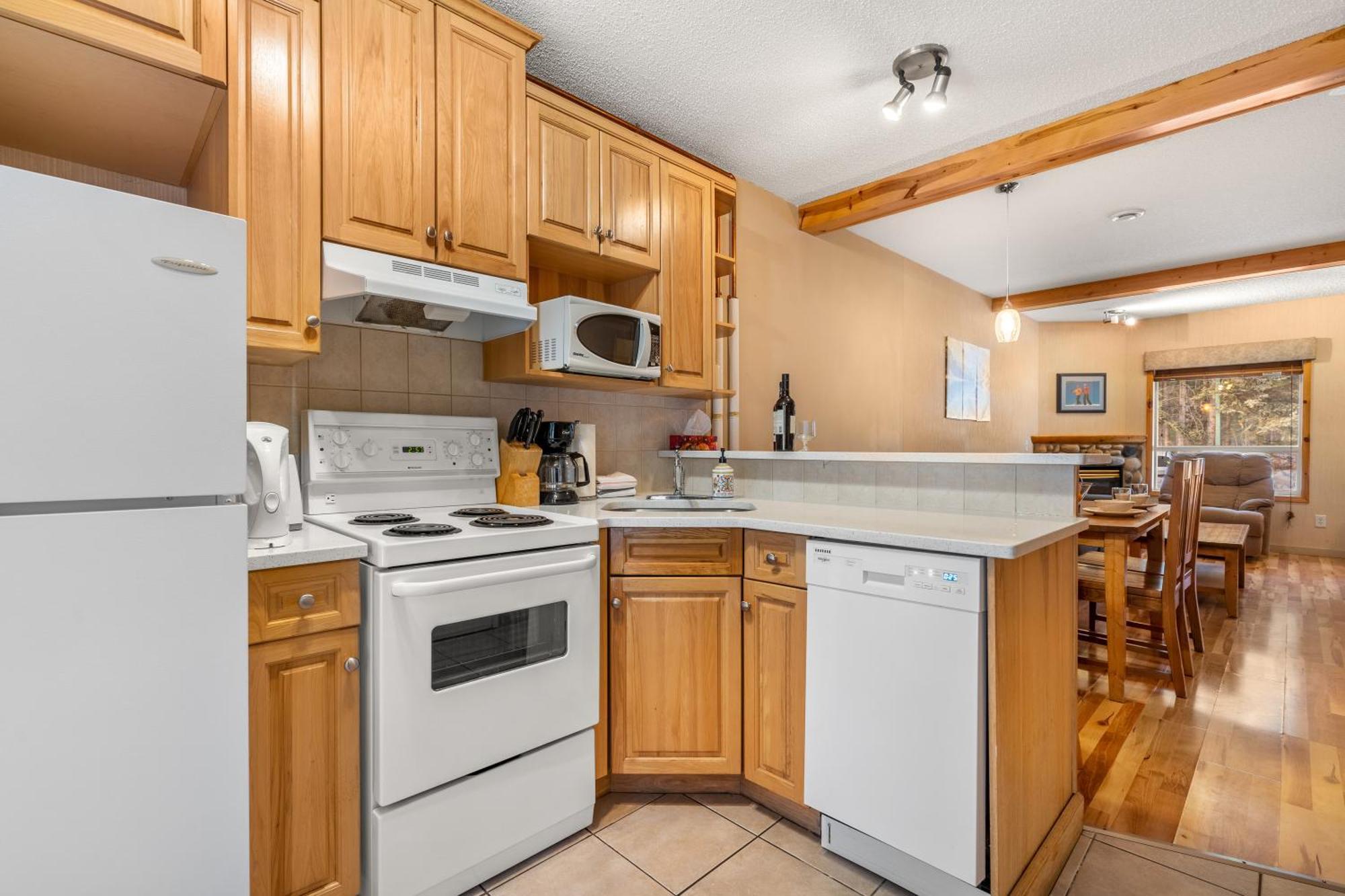 Banff Woods Lodge Canmore Ngoại thất bức ảnh